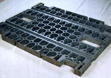 Reversible Base Tray for a Sealed Quench furnace.